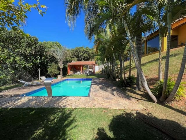 Casa com 1459m² 4 quartos e 5 banheiros, à venda, no bairro Chácara Santa Lúcia em Carapicuíba