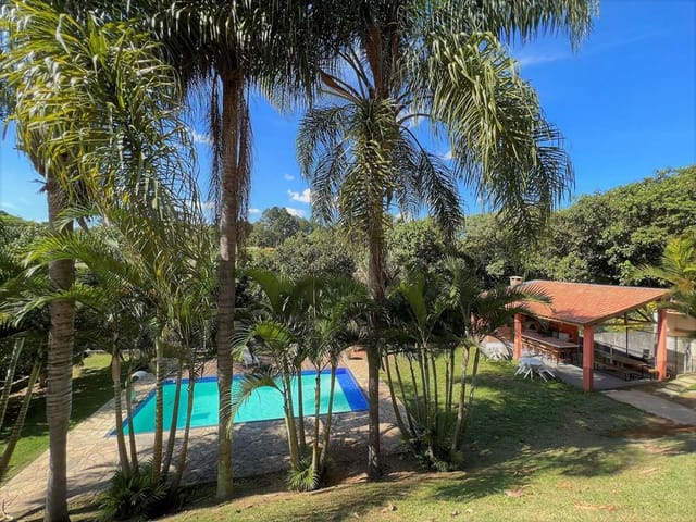 Casa com 1459m² 4 quartos e 5 banheiros, à venda, no bairro Chácara Santa Lúcia em Carapicuíba