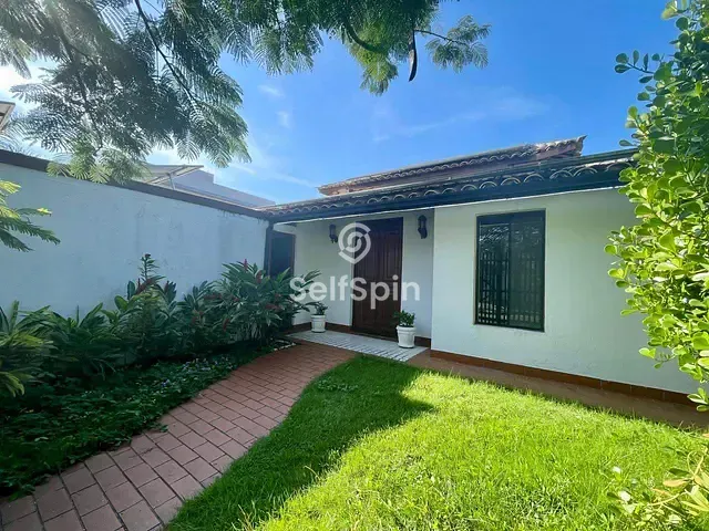 Casa 5 quartos e 5 banheiros, para alugar, no bairro Camboinhas em Niterói