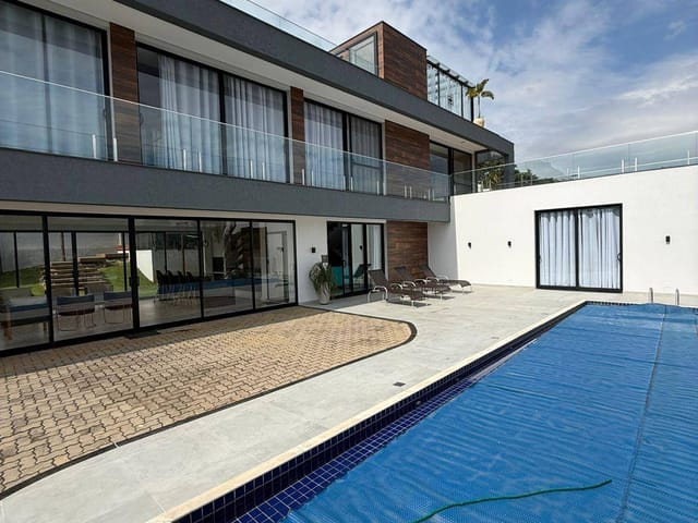 Casa com 1500m² 4 quartos e 3 banheiros, à venda, no bairro Jardim Vale dos Lagos em Joanópolis