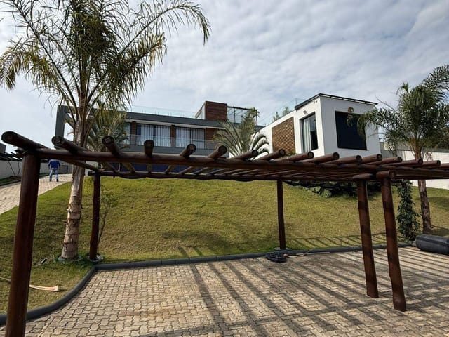 Casa com 1500m² 4 quartos e 3 banheiros, à venda, no bairro Jardim Vale dos Lagos em Joanópolis