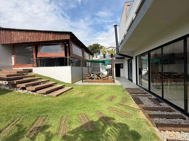 Casa com 1500m² 4 quartos e 3 banheiros, à venda, no bairro Jardim Vale dos Lagos em Joanópolis