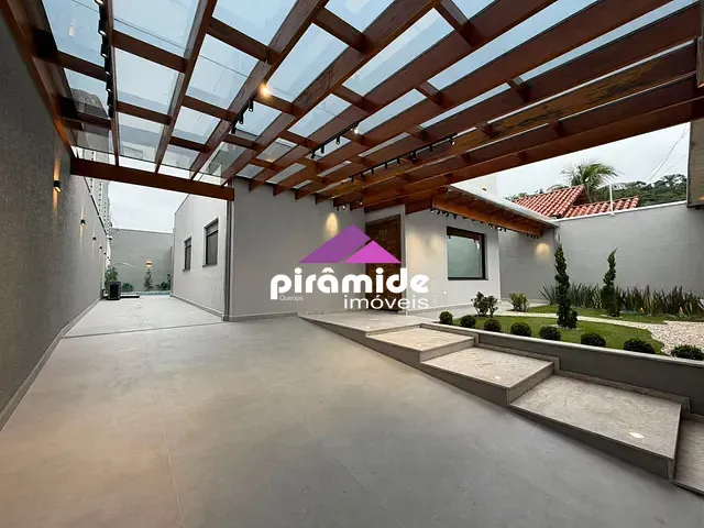 Casa com 300m² 3 quartos e 4 banheiros, à venda, no bairro Jardim Estrela Dalva em Caraguatatuba