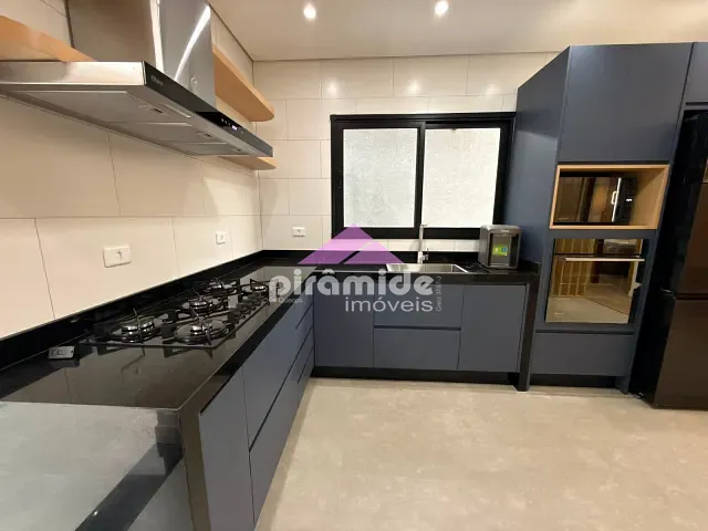 Casa com 300m² 3 quartos e 4 banheiros, à venda, no bairro Jardim Estrela Dalva em Caraguatatuba