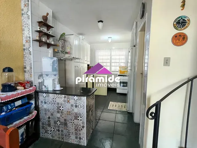 Casa 2 quartos e 2 banheiros, à venda, no bairro Martim de Sá em Caraguatatuba