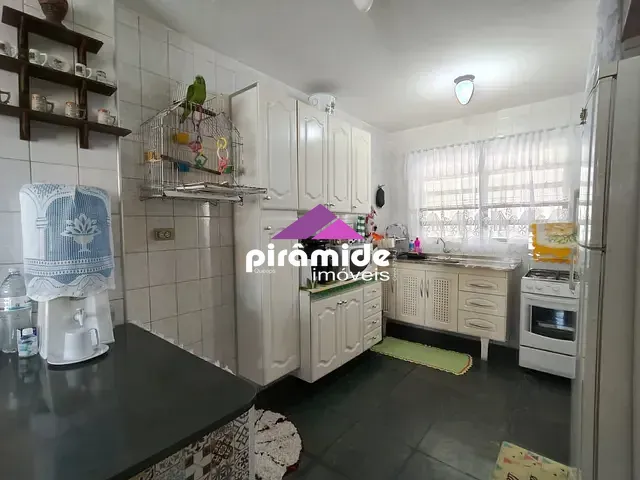Casa 2 quartos e 2 banheiros, à venda, no bairro Martim de Sá em Caraguatatuba
