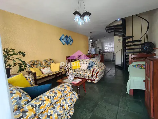Casa 2 quartos e 2 banheiros, à venda, no bairro Martim de Sá em Caraguatatuba
