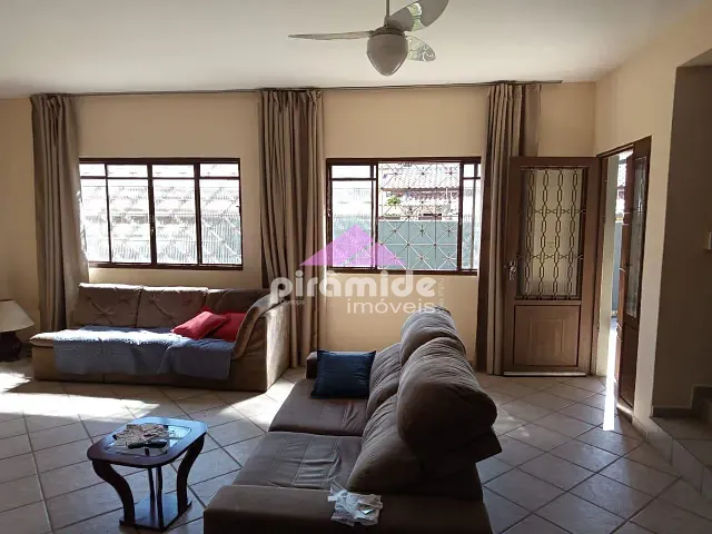 Casa com 303m² 3 quartos e 1 banheiro, à venda, no bairro Indaiá em Caraguatatuba