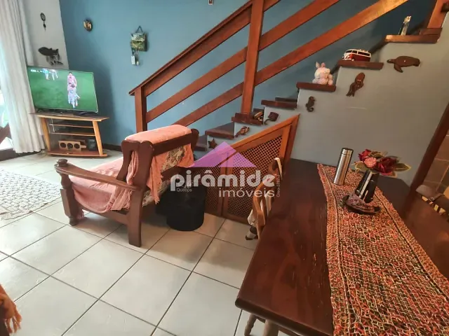 Casa 3 quartos e 3 banheiros, à venda, no bairro Vila Balneário Santa Martha em Caraguatatuba