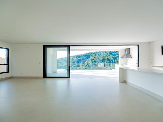 Casa com 453m² 4 quartos e 7 banheiros, à venda, no bairro Alphaville em Santana de Parnaíba