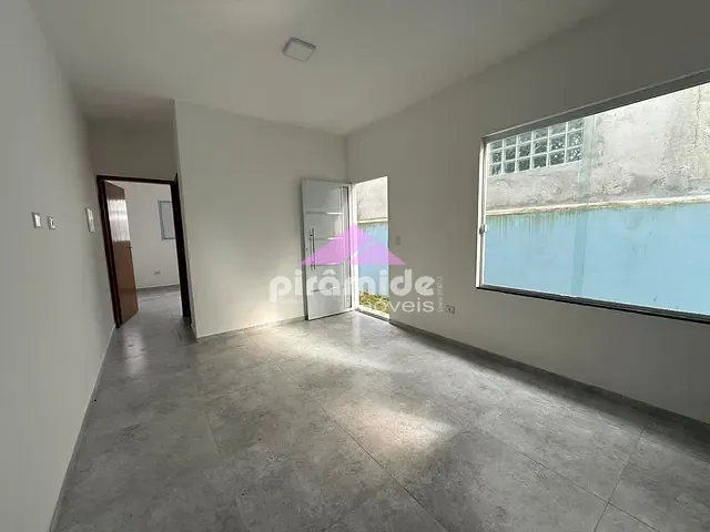 Casa com 125m² 2 quartos e 1 banheiro, à venda, no bairro Golfinho em Caraguatatuba
