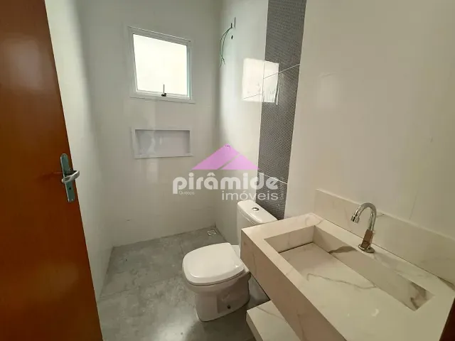 Casa com 125m² 2 quartos e 1 banheiro, à venda, no bairro Golfinho em Caraguatatuba