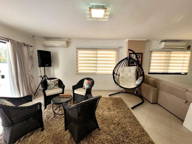 Casa com 450m² 4 quartos e 6 banheiros, à venda, no bairro Alphaville em Santana de Parnaíba