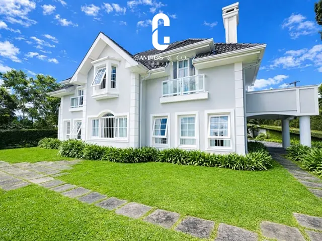 Casa com 849m² 4 quartos e 4 banheiros, à venda, no bairro Vila Capivari em Campos do Jordão