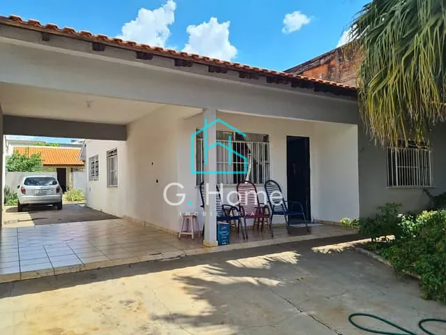 Casa com 408m² 3 quartos e 1 banheiro, à venda, no bairro Centro em Londrina