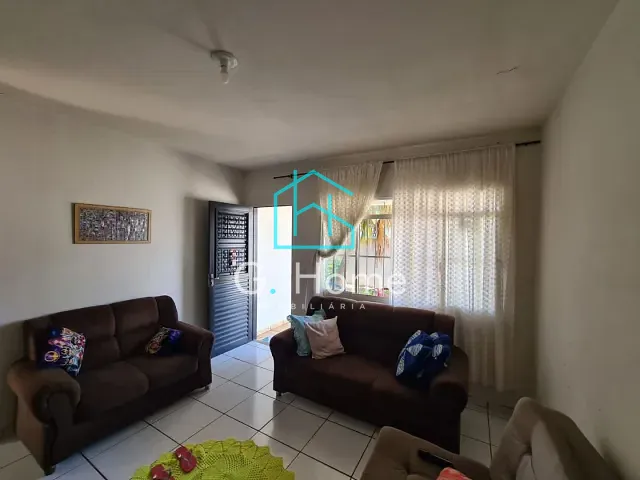 Casa com 408m² 3 quartos e 1 banheiro, à venda, no bairro Centro em Londrina
