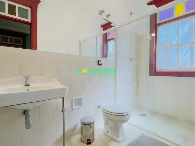 Casa com 759m² 5 quartos e 9 banheiros, à venda ou para alugar, no bairro Urbanova em São José dos Campos