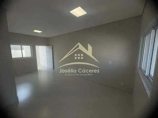 Casa com 241m² 2 quartos e 2 banheiros, à venda, no bairro Parque Residencial Tropical Ville em Cuiabá
