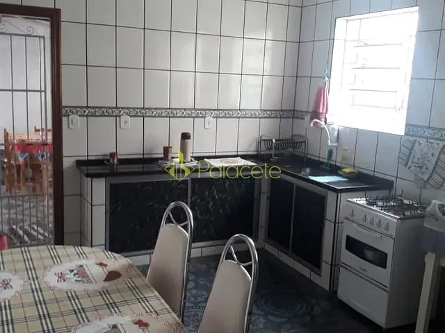 Casa com 340m², à venda, no bairro Centro em Aparecida