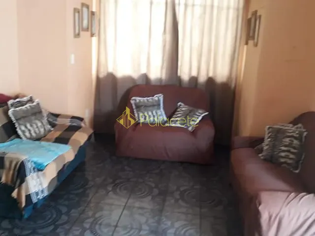 Casa com 340m², à venda, no bairro Centro em Aparecida