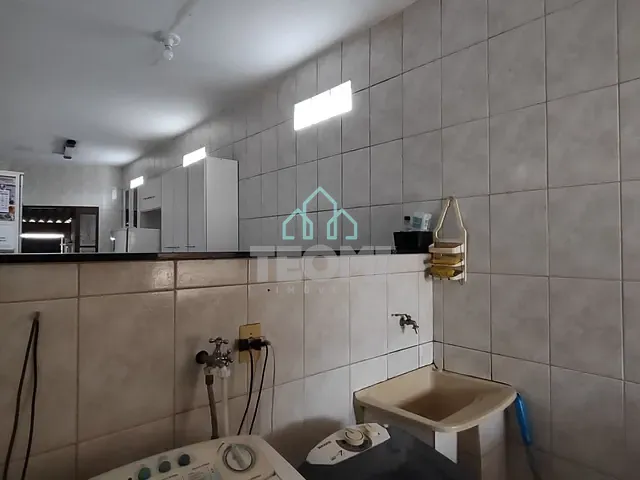 Casa com 188m² 2 quartos e 1 banheiro, à venda, no bairro Parque Santo Antônio em Taubaté