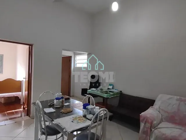 Casa com 188m² 2 quartos e 1 banheiro, à venda, no bairro Parque Santo Antônio em Taubaté