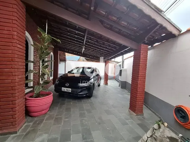 Casa 2 quartos e 2 banheiros, à venda, no bairro Chácara Leal em Taubaté