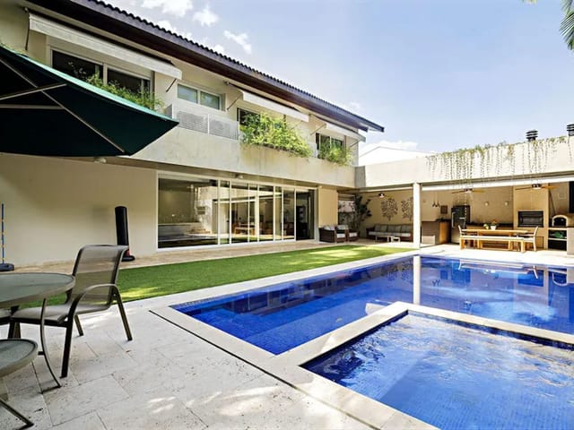 Casa 4 quartos e 6 banheiros, à venda, no bairro Jardim Guedala em São Paulo
