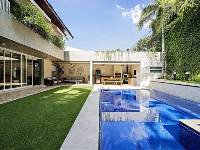 Casa 4 quartos e 6 banheiros, à venda, no bairro Jardim Guedala em São Paulo