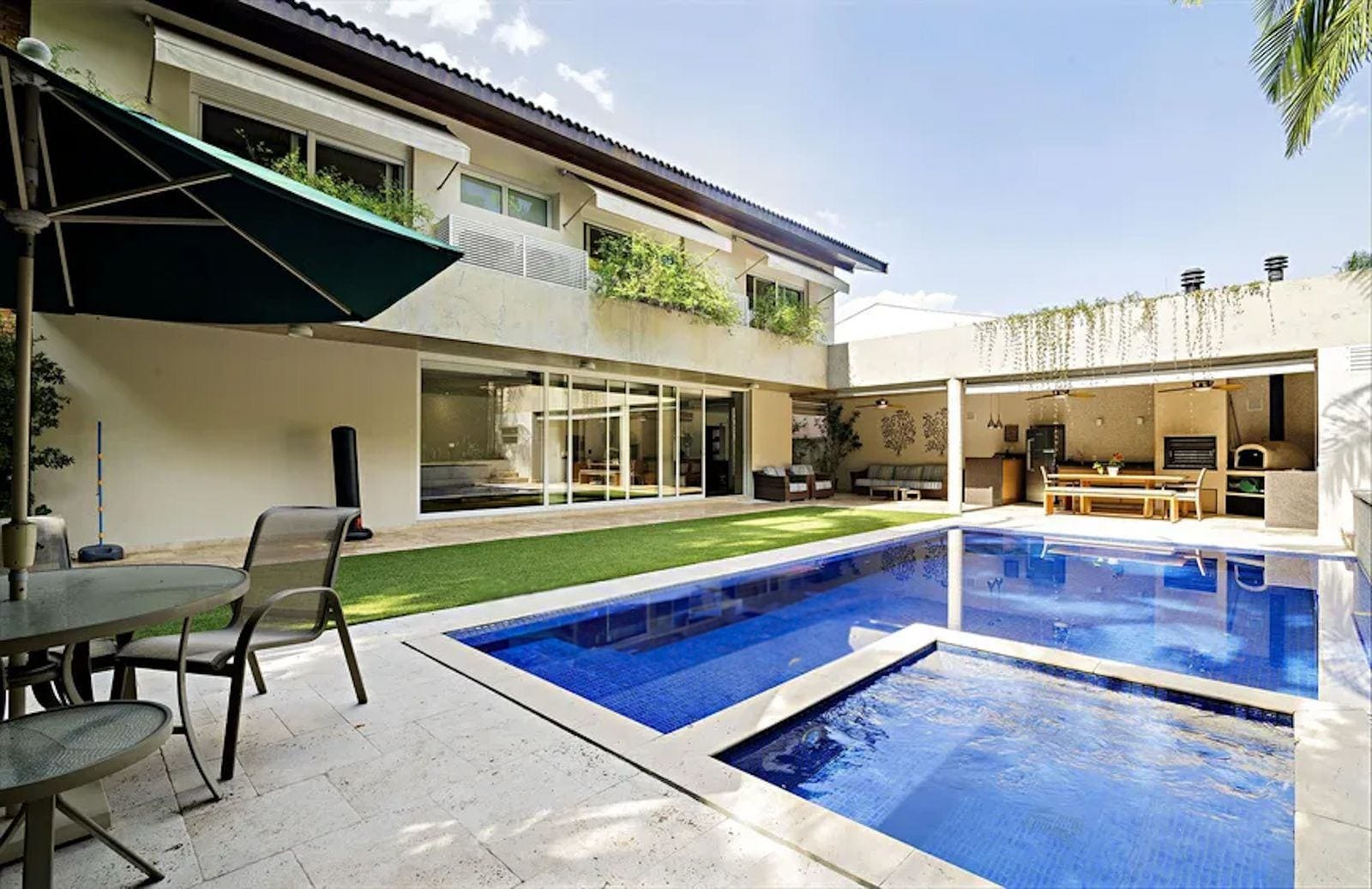 Casa em Jardim Guedala — foto 1