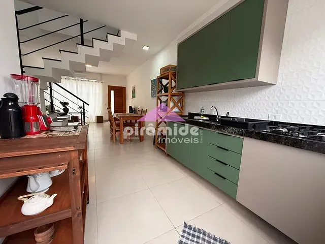 Casa com 72m² 2 quartos e 2 banheiros, à venda, no bairro Massaguaçu em Caraguatatuba