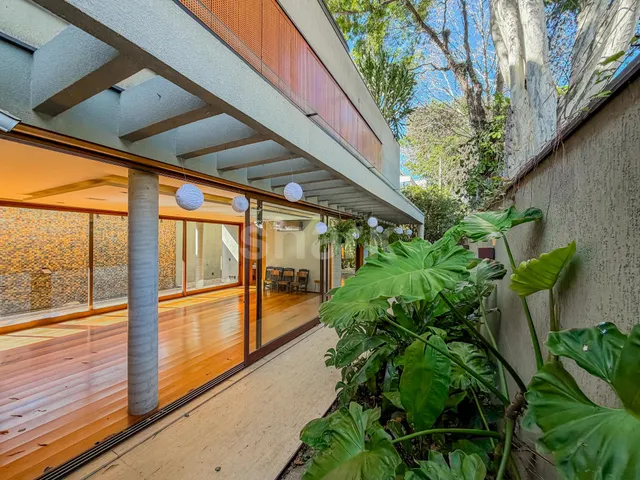 Casa com 396m² 3 quartos e 5 banheiros, à venda ou para alugar, no bairro Vila Nova Conceição em São Paulo