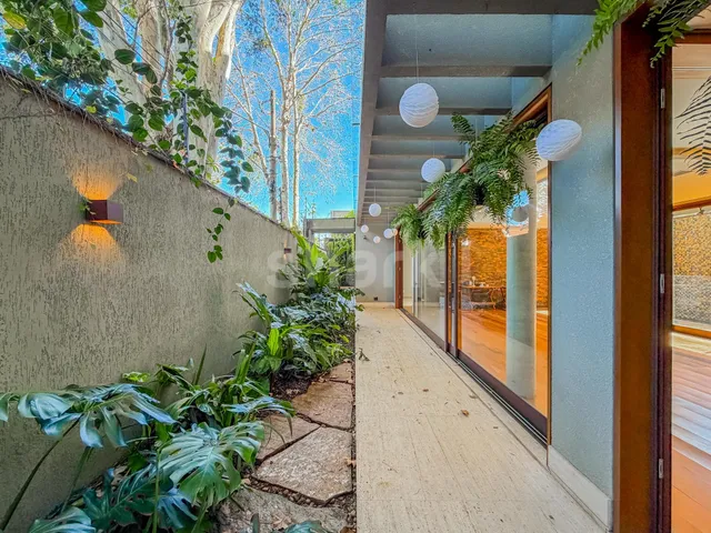 Casa com 396m² 3 quartos e 5 banheiros, à venda ou para alugar, no bairro Vila Nova Conceição em São Paulo