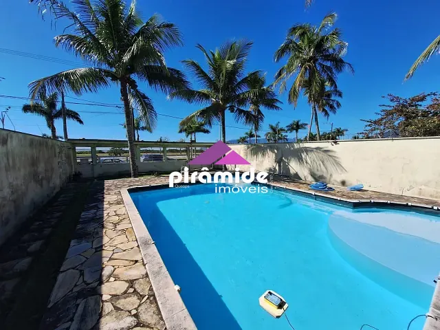 Casa com 500m² 8 quartos e 3 banheiros, à venda ou para alugar, no bairro Porto Novo em Caraguatatuba
