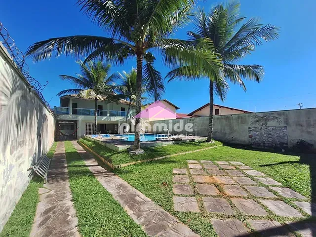 Casa com 500m² 8 quartos e 3 banheiros, à venda ou para alugar, no bairro Porto Novo em Caraguatatuba