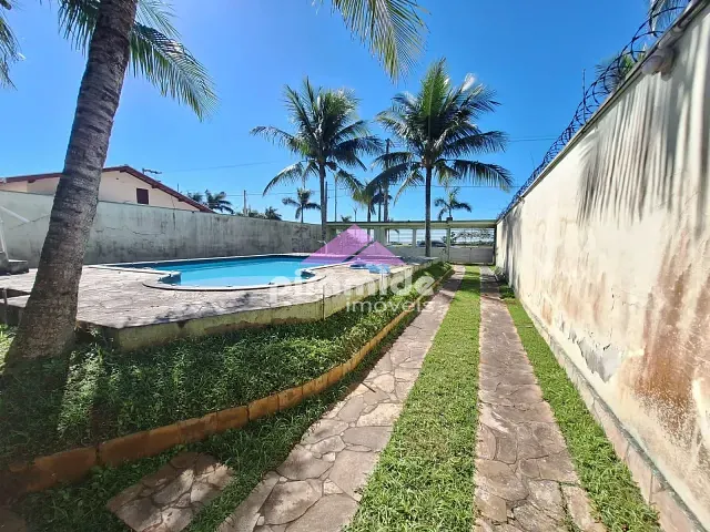 Casa com 500m² 8 quartos e 3 banheiros, à venda ou para alugar, no bairro Porto Novo em Caraguatatuba