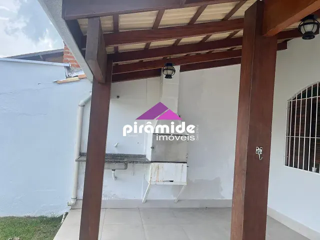 Casa 2 quartos e 1 banheiro, à venda, no bairro Aruan em Caraguatatuba