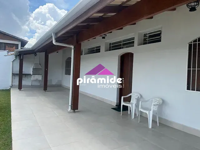 Casa 2 quartos e 1 banheiro, à venda, no bairro Aruan em Caraguatatuba