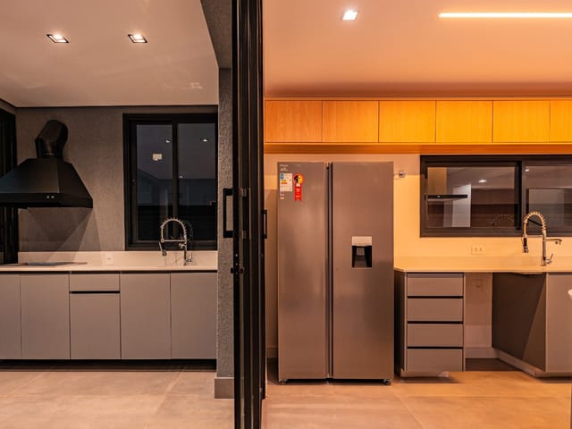 Casa com 360m² 4 quartos e 6 banheiros, à venda, no bairro Alphaville em Santana de Parnaíba