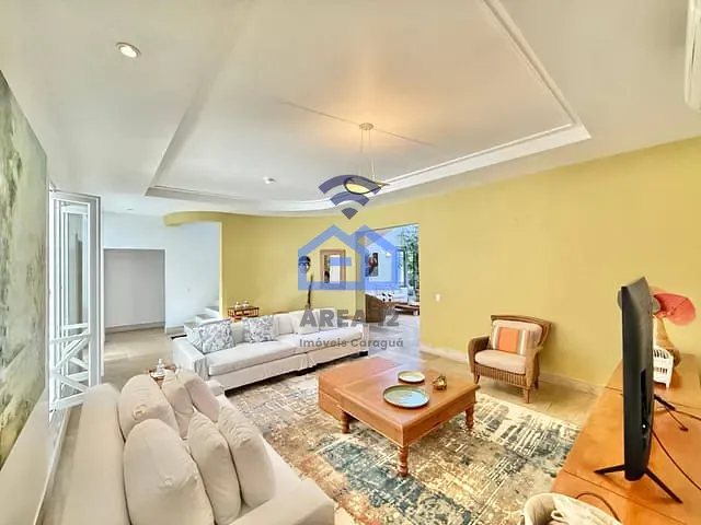 Casa com 460m² 3 quartos e 3 banheiros, à venda, no bairro Massaguaçu em Caraguatatuba