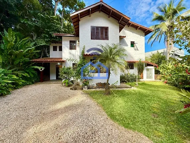 Casa com 460m² 3 quartos e 3 banheiros, à venda, no bairro Massaguaçu em Caraguatatuba