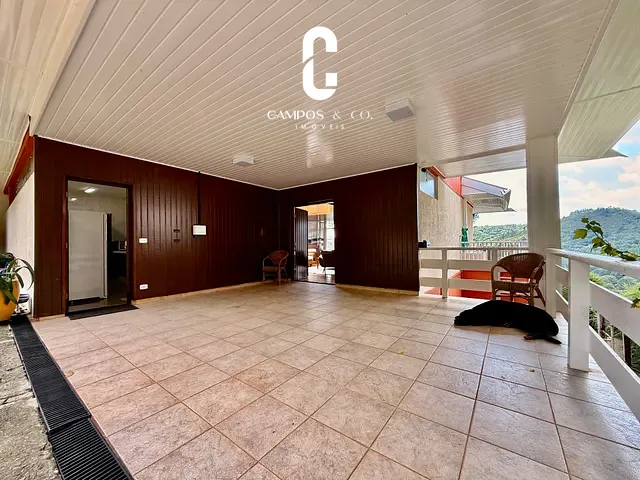Casa com 1297m² 4 quartos e 6 banheiros, à venda, no bairro Vila Inglesa em Campos Do Jordão
