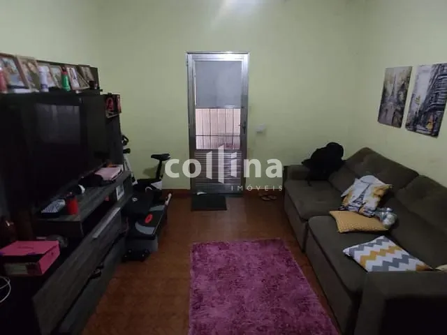 Casa 2 quartos e 2 banheiros, à venda, no bairro Vila Santa Lúcia em Carapicuíba