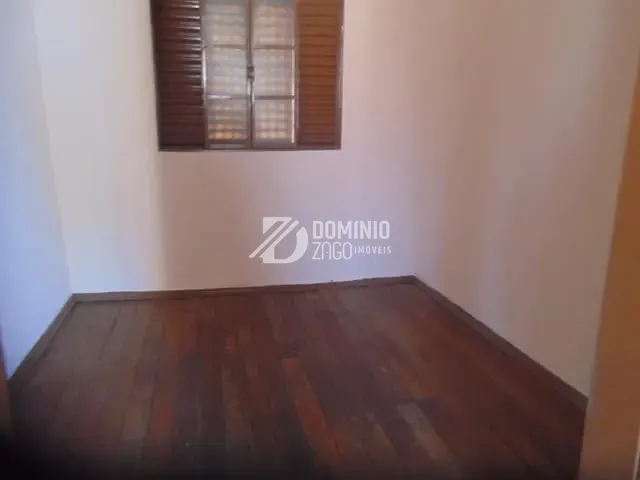 Casa com 618m² 3 quartos e 1 banheiro, à venda, no bairro Boa Vista em Uberaba