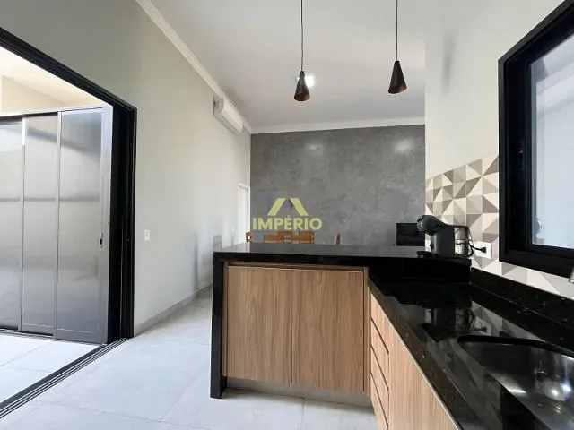 Casa com 175m² 3 quartos e 2 banheiros, à venda, no bairro Village Moutonnée em Salto