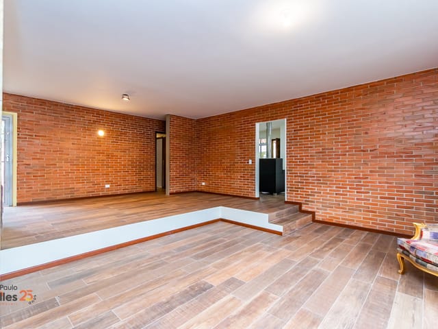 Casa 3 quartos e 2 banheiros, para alugar, no bairro Pilarzinho em Curitiba