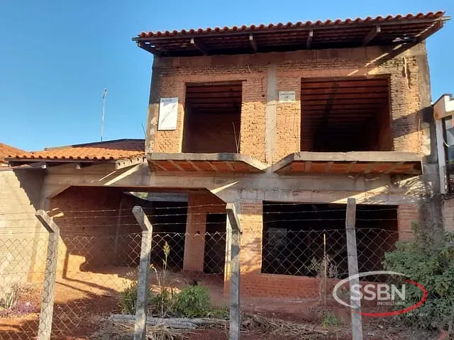 Casa 4 quartos e 4 banheiros, à venda, no bairro Jardim Santa Rosa em Nova Odessa