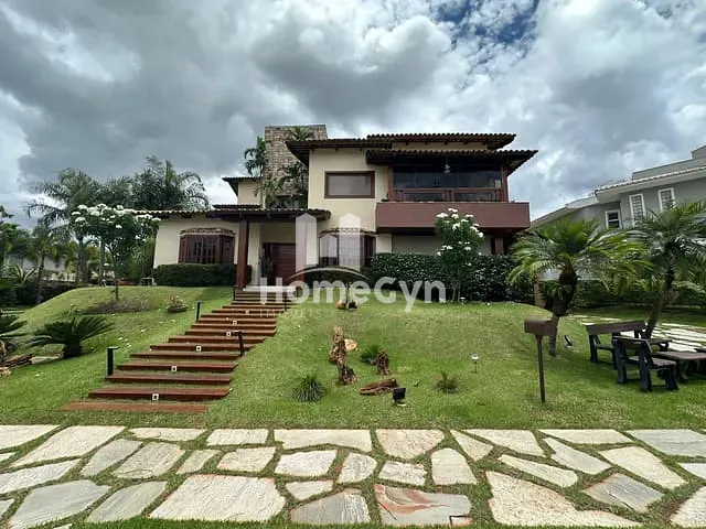 Casa com 1200m² 4 quartos e 5 banheiros, para alugar, no bairro Residencial Alphaville Flamboyant em Goiânia