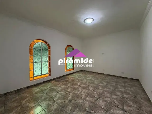 Casa com 219m² 3 quartos e 2 banheiros, à venda, no bairro Jardim Uirá em São José dos Campos