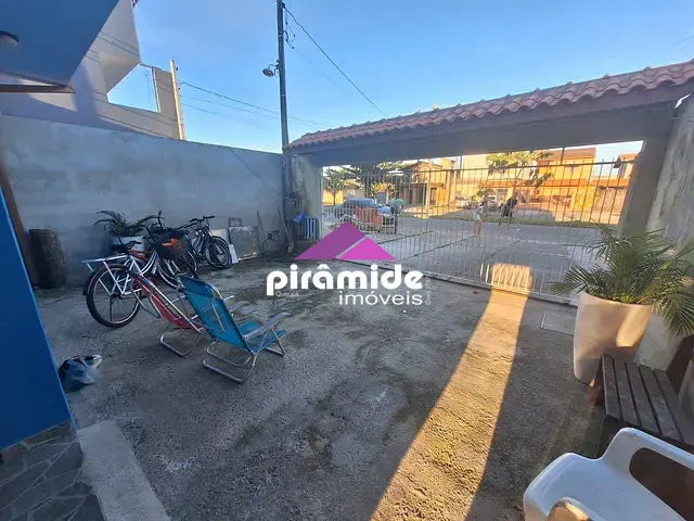 Casa com 245m² 6 quartos e 2 banheiros, à venda, no bairro Jardim das Gaivotas em Caraguatatuba